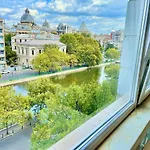 Old Center River View-4br-parliament-metro-park *