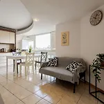 Old Center River View-4br-parliament-metro-park *