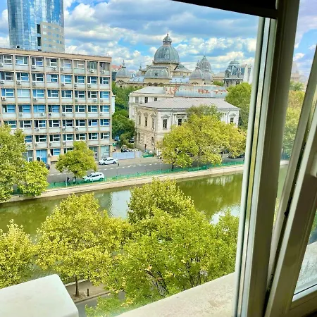 Διαμέρισμα Old Center River View-4br-parliament-metro-park