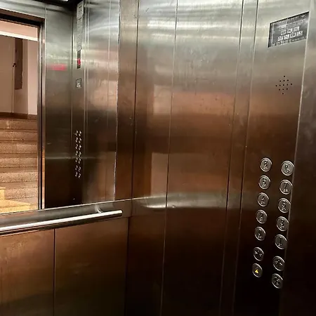 Old Center River View-4br-parliament-metro-park *