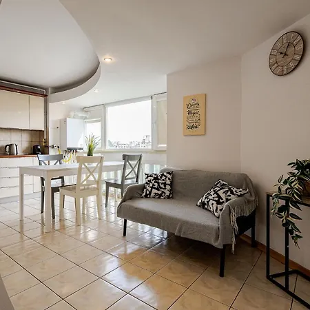 Old Center River View-4br-parliament-metro-park *