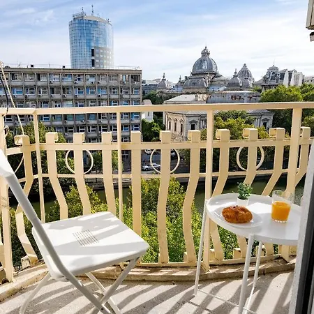 Apartment Old Center River View-4br-parliament-metro-park Bucharest