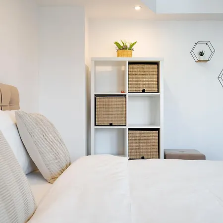 Old Center River View-4br-parliament-metro-park