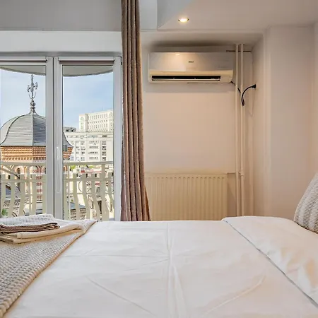 Old Center River View-4br-parliament-metro-park 아파트