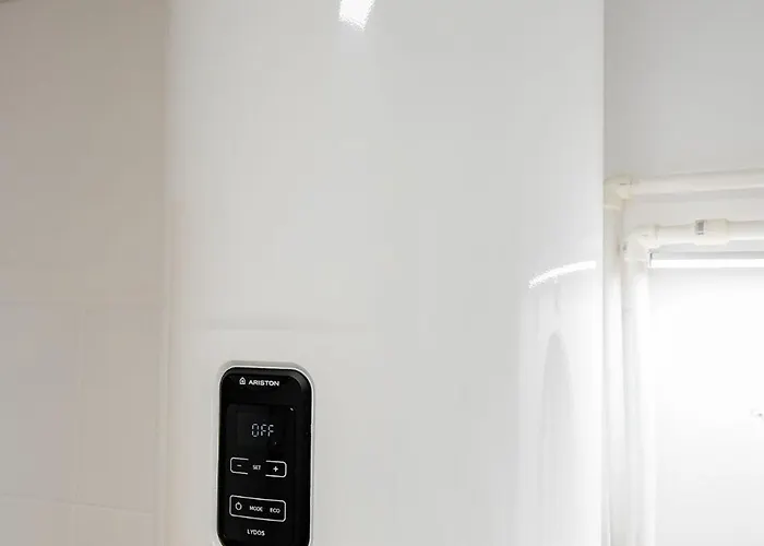 Old Center River View-4br-parliament-metro-park *