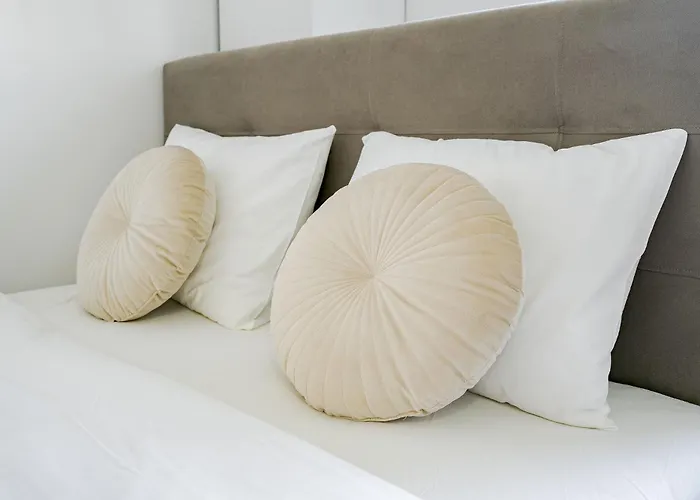 アパート Old Center River View-4br-parliament-metro-park