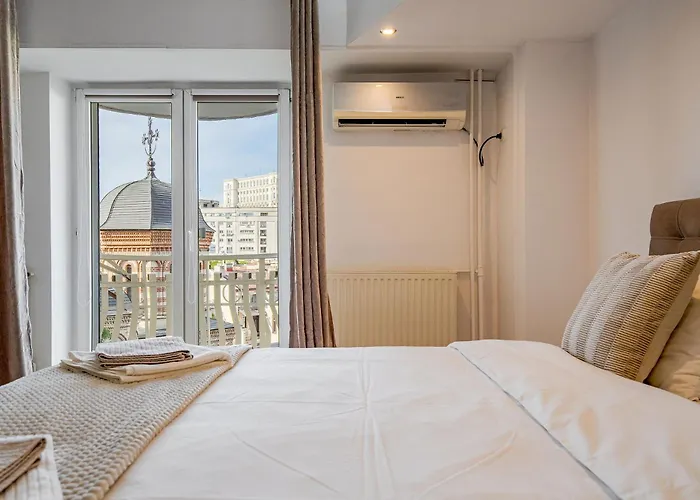 Old Center River View-4br-parliament-metro-park アパート