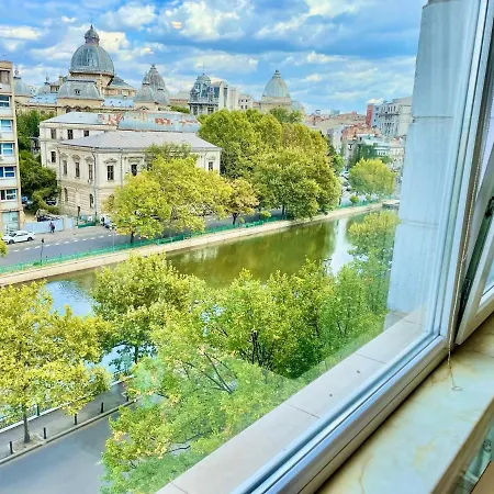 Old Center River View-4br-parliament-metro-park *