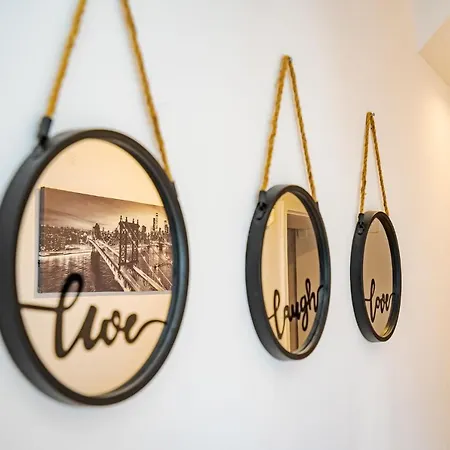 Old Center River View-4br-parliament-metro-park Daire *