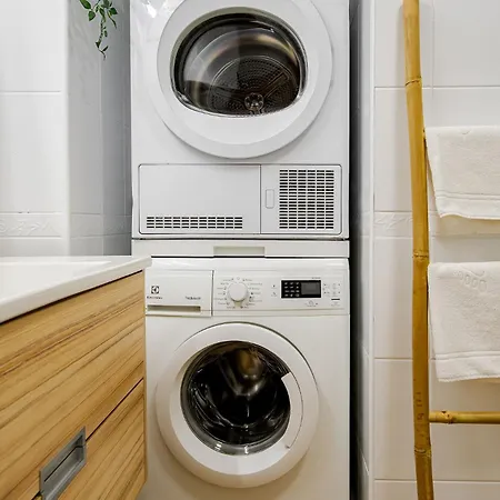 Old Center River View-4br-parliament-metro-park Daire