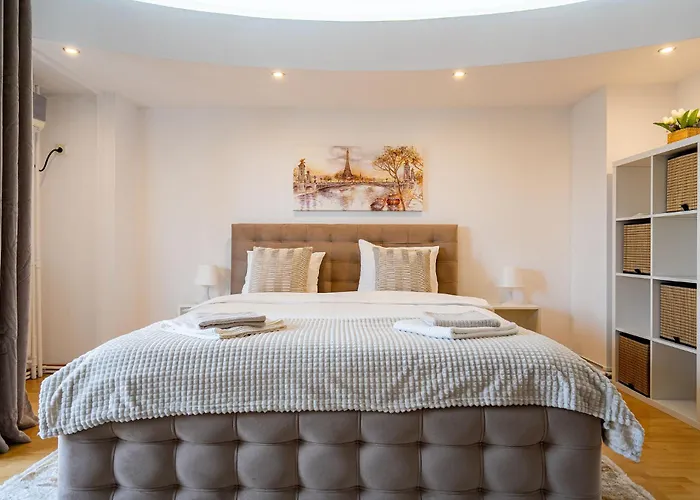 Old Center River View-4br-parliament-metro-park 公寓 布加勒斯特