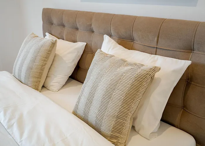 Apartman Old Center River View-4br-parliament-metro-park *