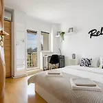 Old Center River View-4br-parliament-metro-park *